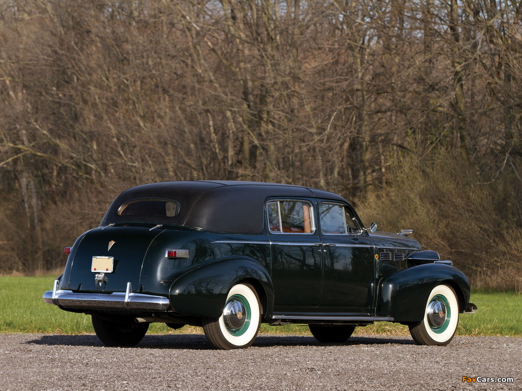 Pictures of Cadillac Series 72 Formal Sedan by Fleetwood (7233-F) 1940 (1024 x 768)