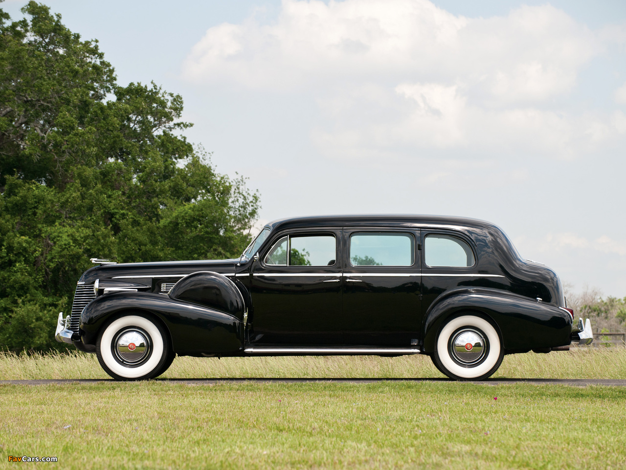 Pictures of Cadillac Fleetwood Seventy-Five Imperial Sedan 1940 (1280 x 960)