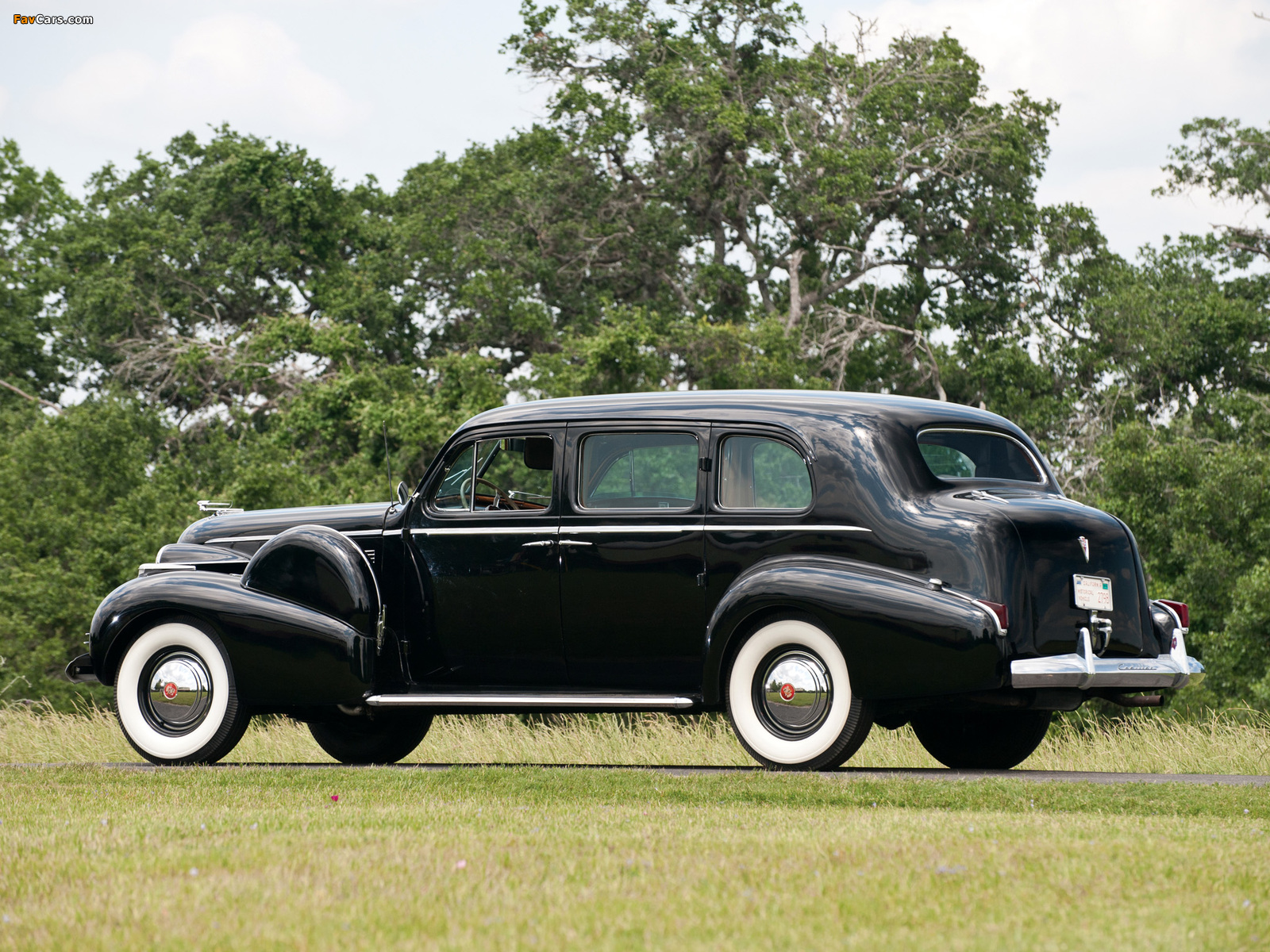 Pictures of Cadillac Fleetwood Seventy-Five Imperial Sedan 1940 (1600 x 1200)