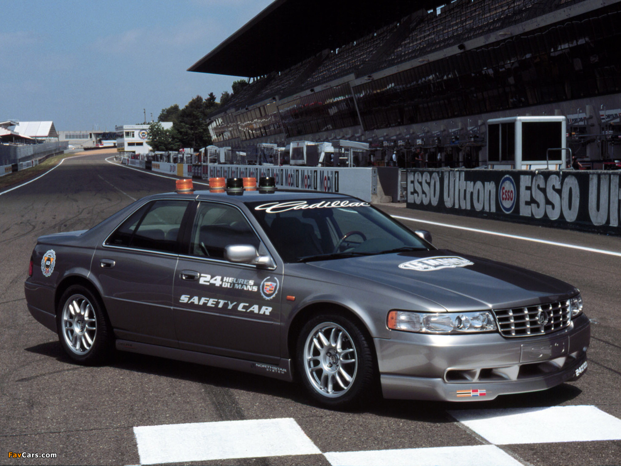 Cadillac Seville STS Pace Car 2000 wallpapers (1280 x 960)