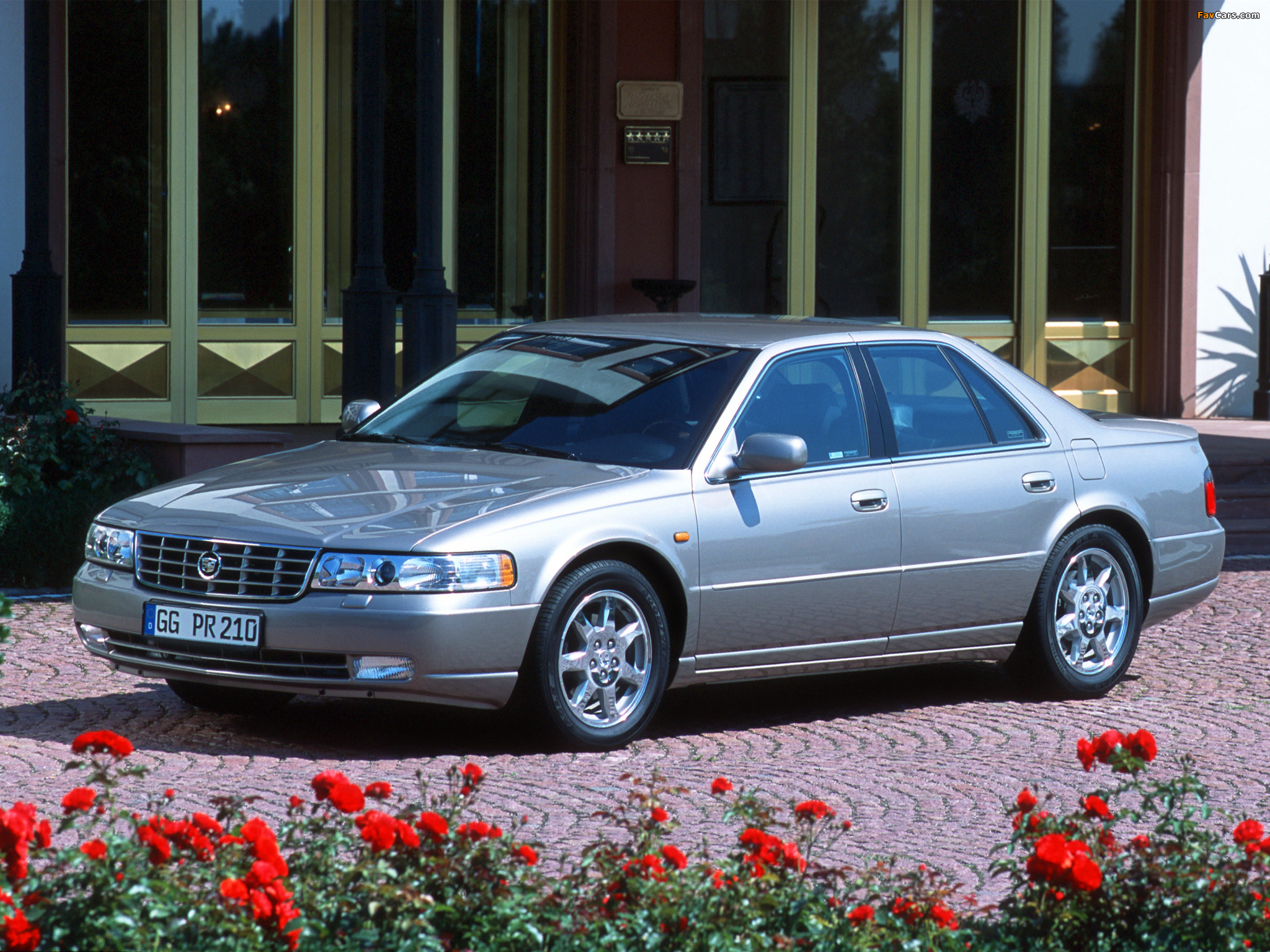 Photos of Cadillac Seville STS 1998–2004 (2048 x 1536)