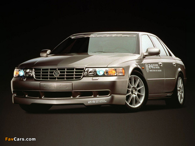Pictures of Cadillac Seville STS Pace Car 2000 (640 x 480)