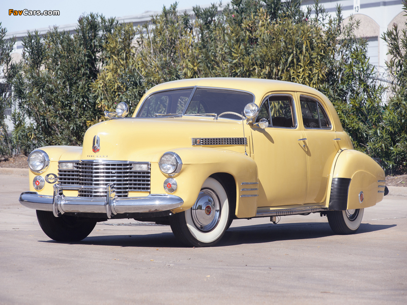 Cadillac Sixty-One Touring Sedan DeLuxe (6109D) 1941 pictures (800 x 600)