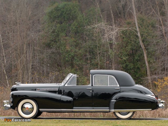 Cadillac Sixty Special Town Car by Derham 1941 wallpapers (640 x 480)