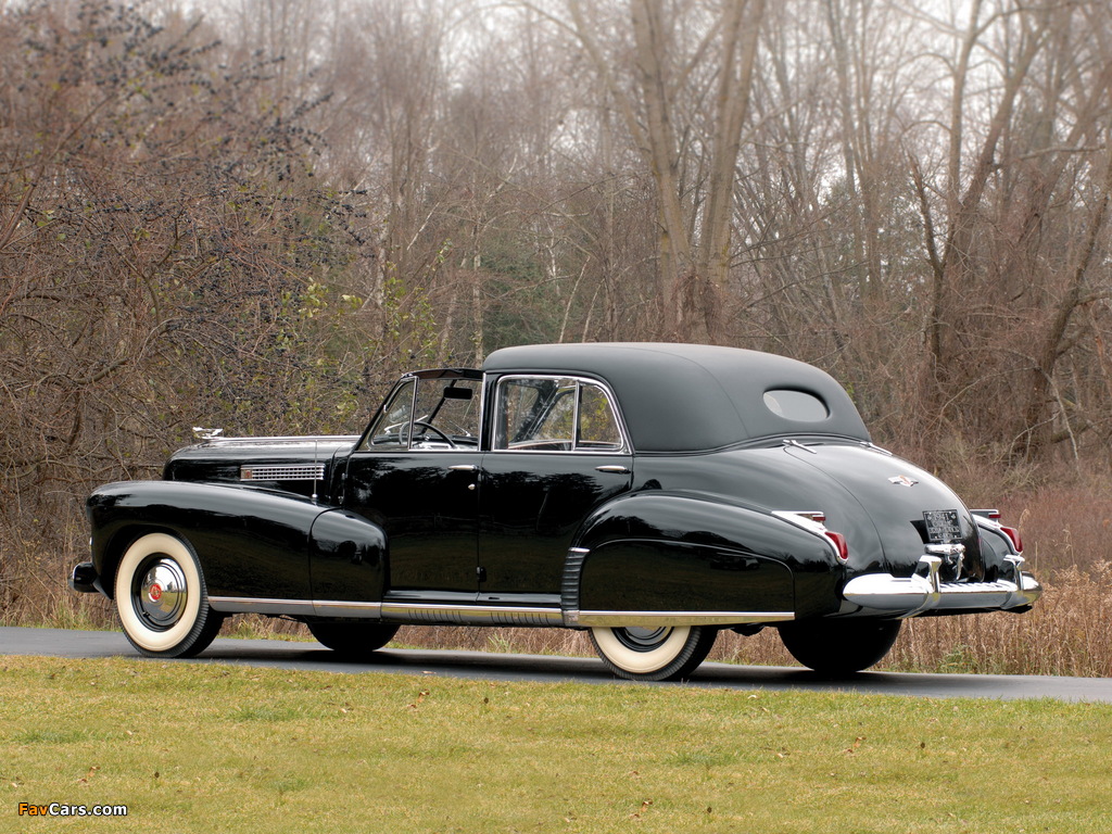 Photos of Cadillac Sixty Special Town Car by Derham 1941 (1024 x 768)