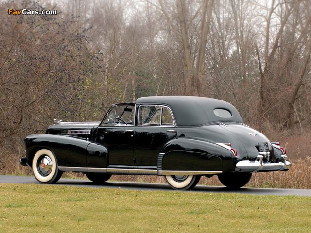 Photos of Cadillac Sixty Special Town Car by Derham 1941 (640 x 480)