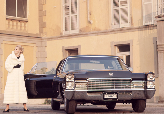Photos of Cadillac Fleetwood Sixty Special 1968