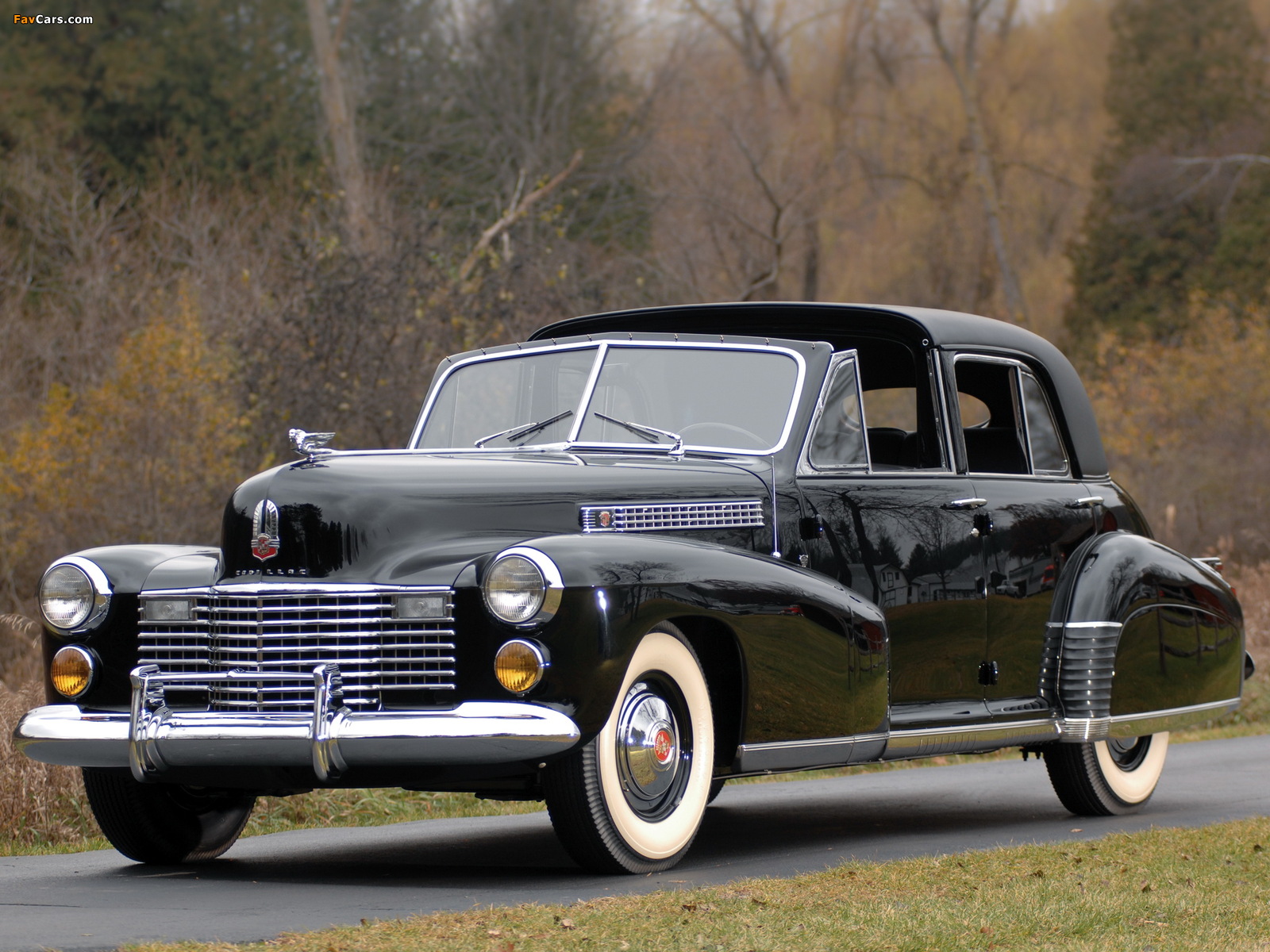 Pictures of Cadillac Sixty Special Town Car by Derham 1941 (1600 x 1200)