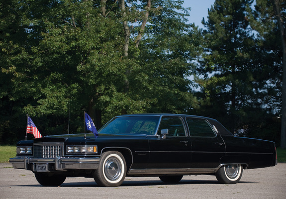 Pictures of Cadillac Fleetwood Sixty Special Brougham 1976