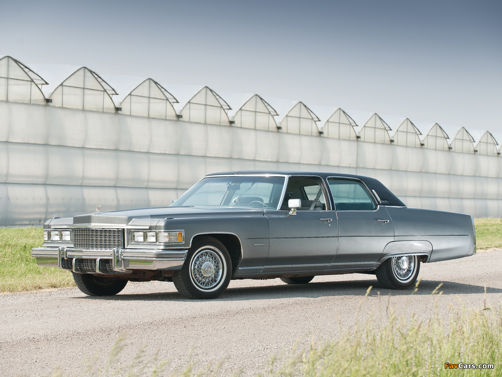 Cadillac Fleetwood Sixty Special Brougham 1976 wallpapers (1024 x 768)