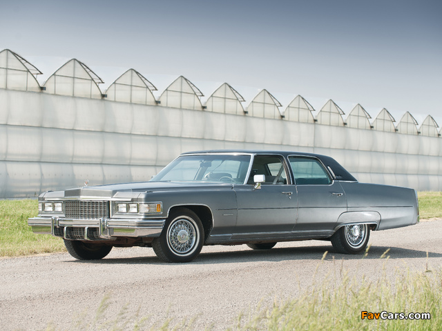 Cadillac Fleetwood Sixty Special Brougham 1976 wallpapers (640 x 480)