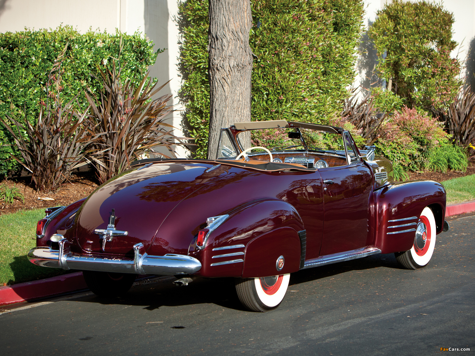Cadillac Sixty-Two Convertible Coupe by Fleetwood 1941 photos (1600 x 1200)
