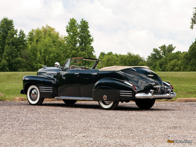 Cadillac Sixty-Two Convertible Sedan 1941 pictures (800 x 600)