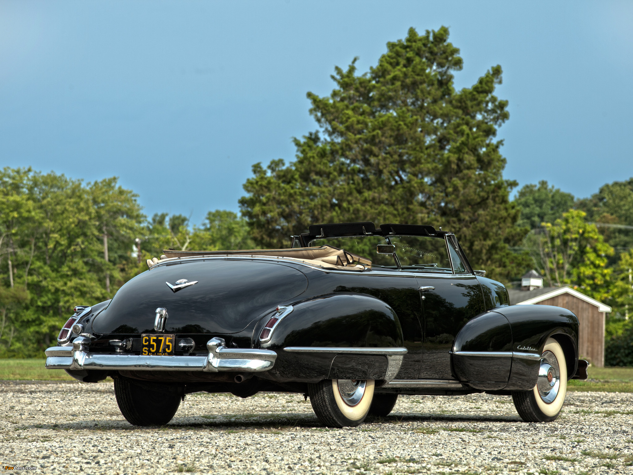 Cadillac Sixty-Two Convertible 1942 images (2048 x 1536)