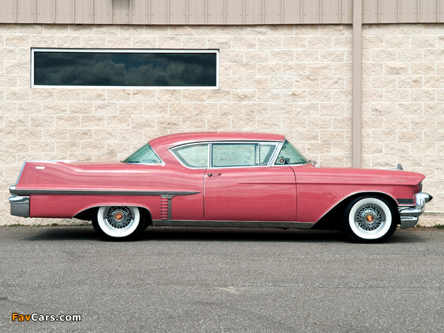 Cadillac Sixty-Two 2-door Hardtop 1957 images (640 x 480)