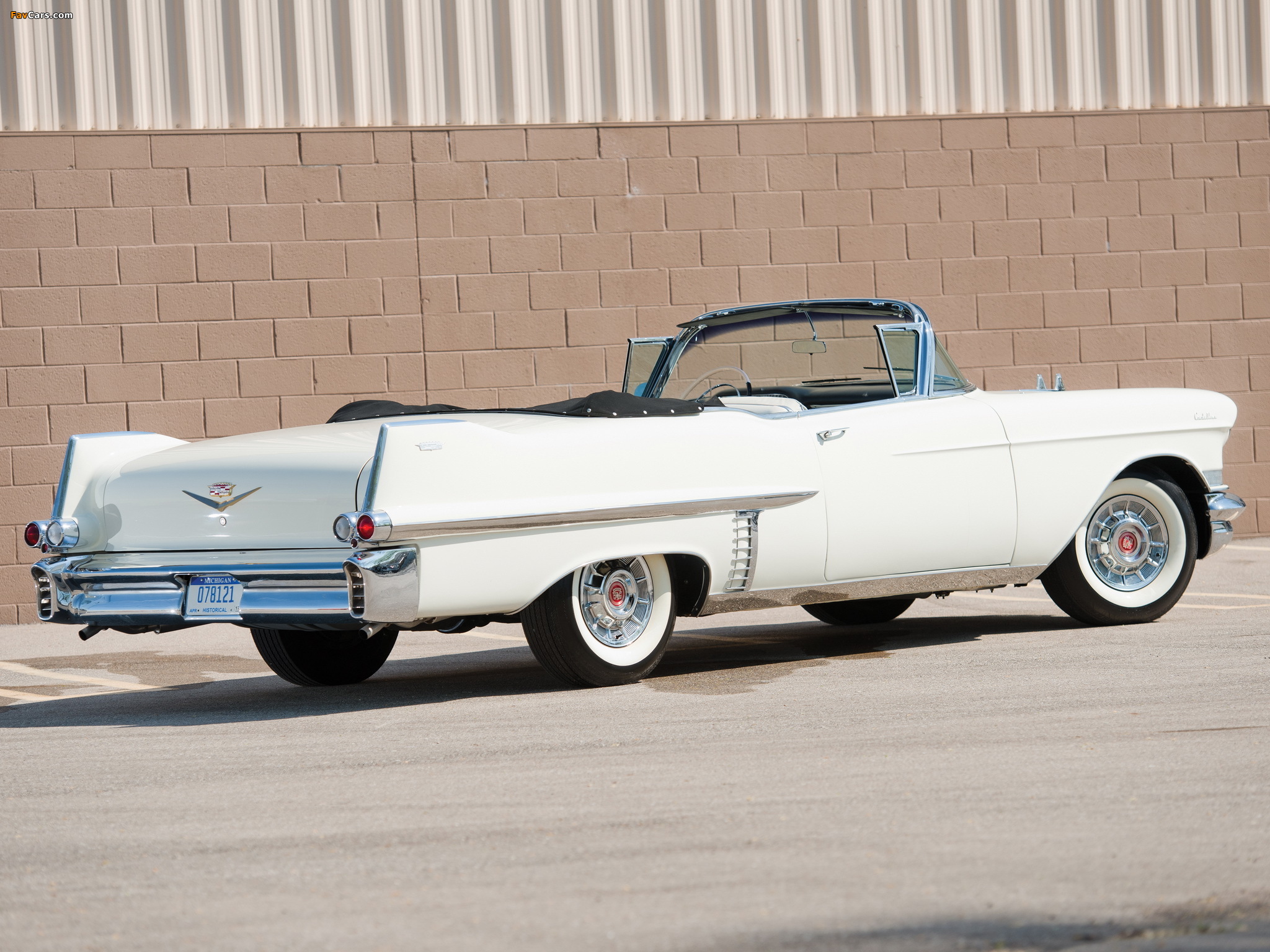 Cadillac Sixty-Two Convertible 1957 wallpapers (2048 x 1536)