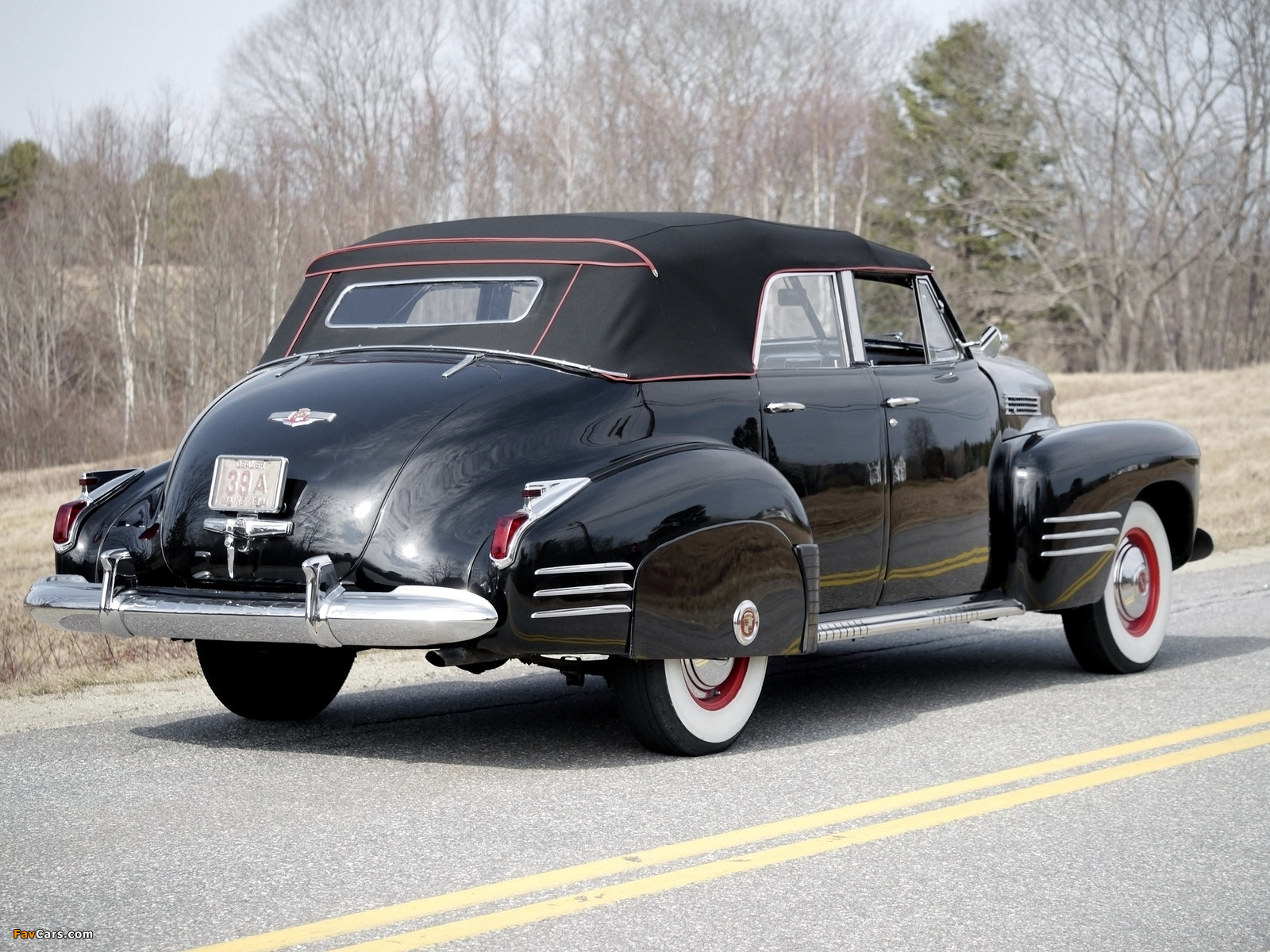 Images of Cadillac Sixty-Two Convertible Sedan 1941 (1600 x 1200)