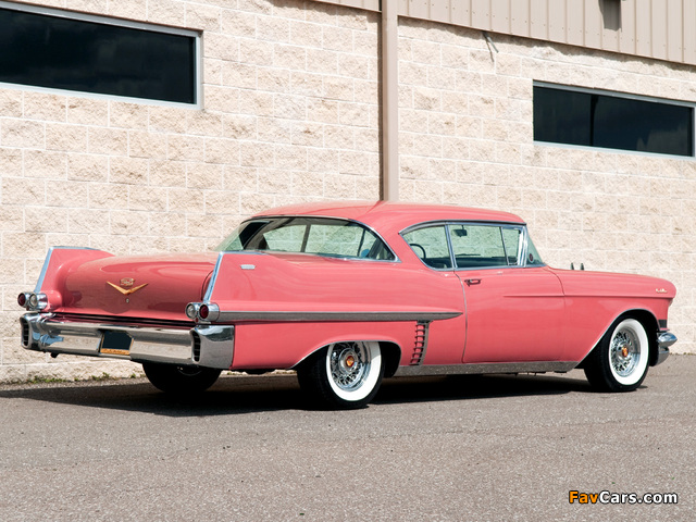 Images of Cadillac Sixty-Two 2-door Hardtop 1957 (640 x 480)