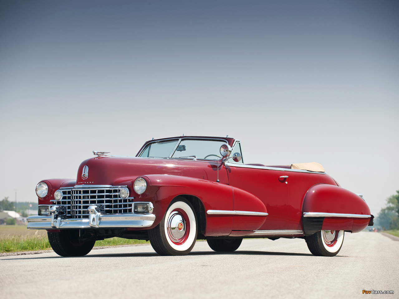 Images of Cadillac Sixty-Two Convertible 1942 (1280 x 960)