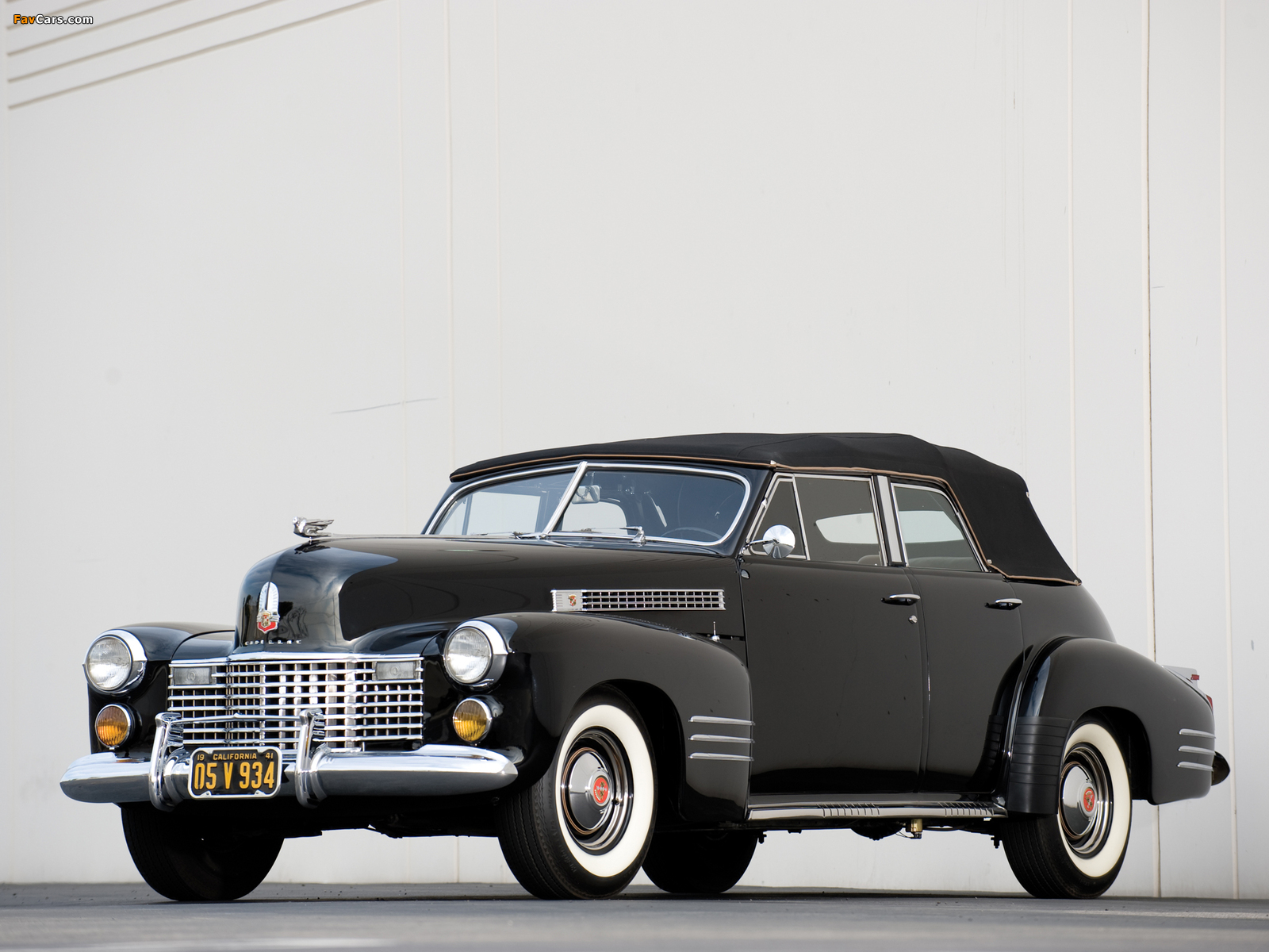 Photos of Cadillac Sixty-Two Convertible Sedan 1941 (1600 x 1200)