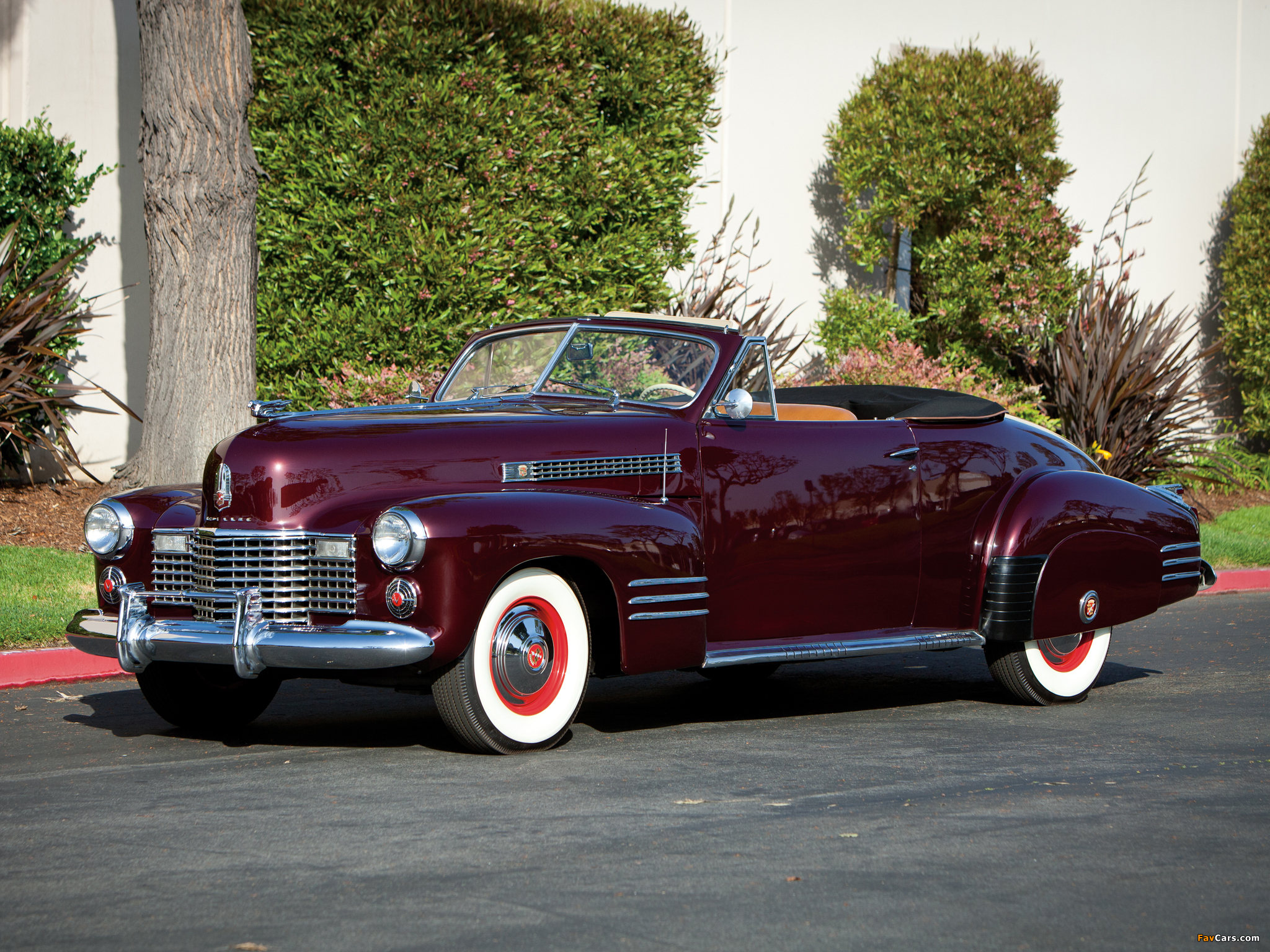 Photos of Cadillac Sixty-Two Convertible Coupe by Fleetwood 1941 (2048 x 1536)
