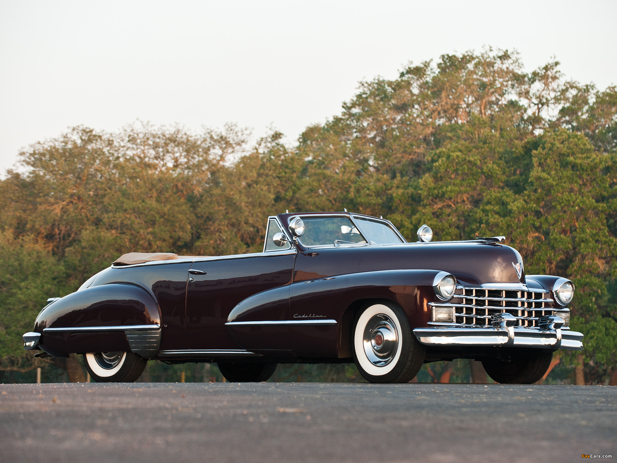Photos of Cadillac Sixty-Two Convertible 1947 (2048 x 1536)
