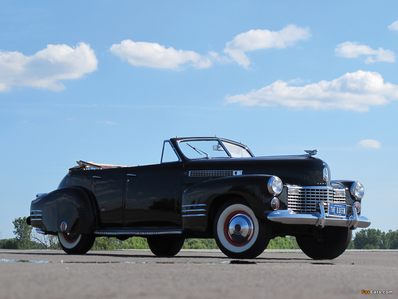 Pictures of Cadillac Sixty-Two Convertible Sedan 1941 (1280 x 960)