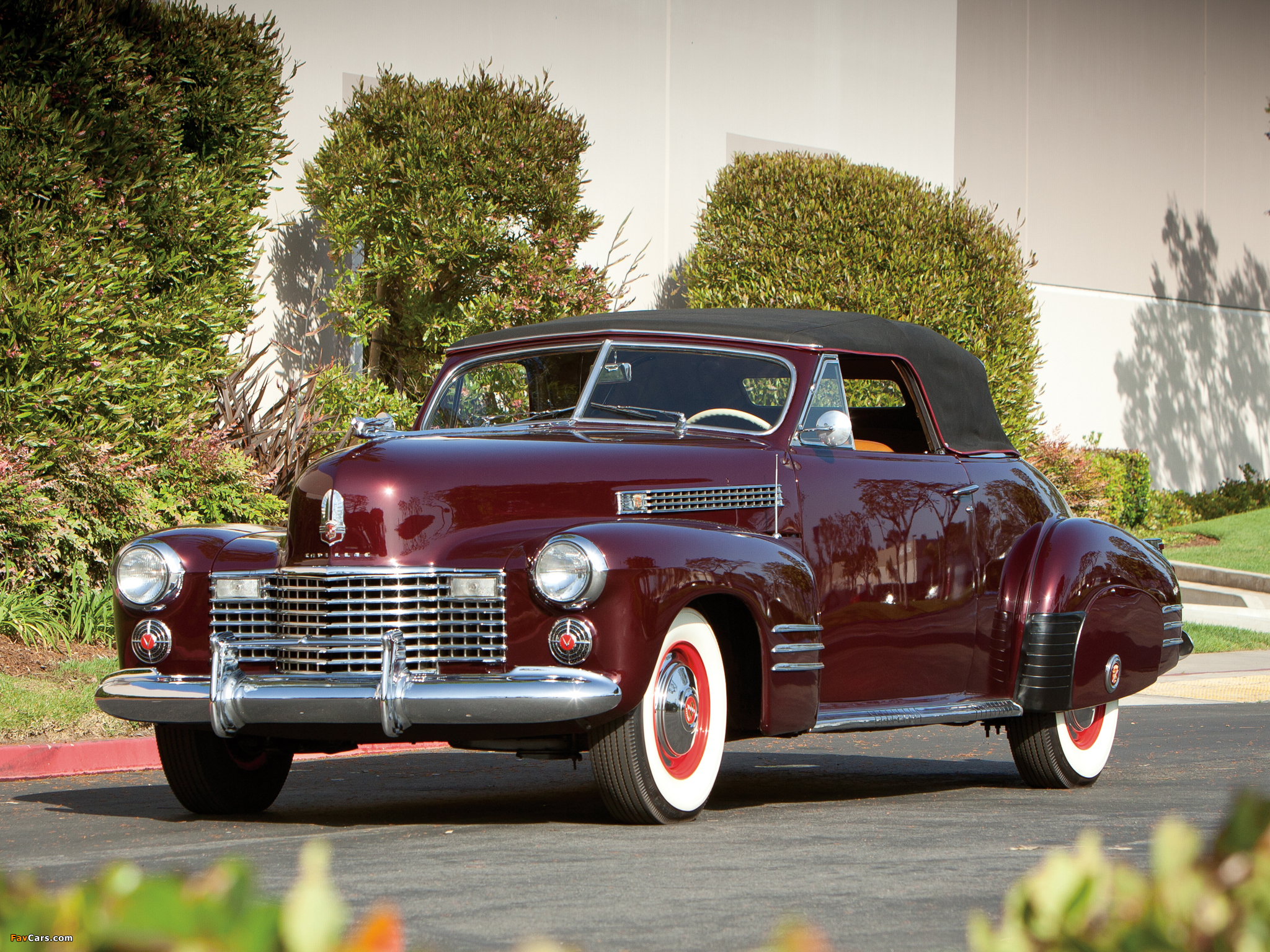 Pictures of Cadillac Sixty-Two Convertible Coupe by Fleetwood 1941 (2048 x 1536)