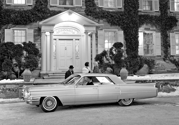 Pictures of Cadillac Sixty-Two 4-window Hardtop Sedan (6239N) 1963
