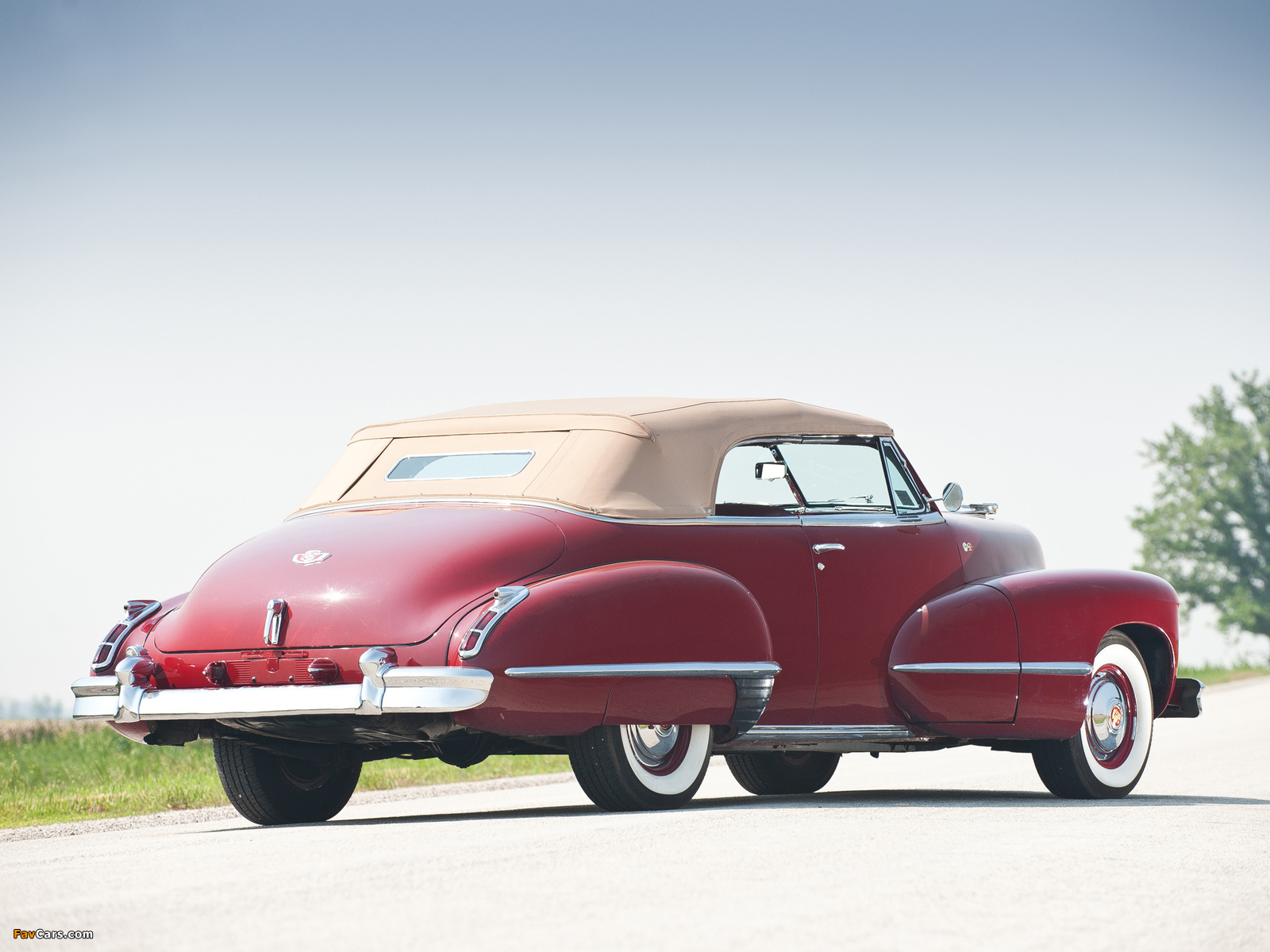 Pictures of Cadillac Sixty-Two Convertible 1942 (1600 x 1200)