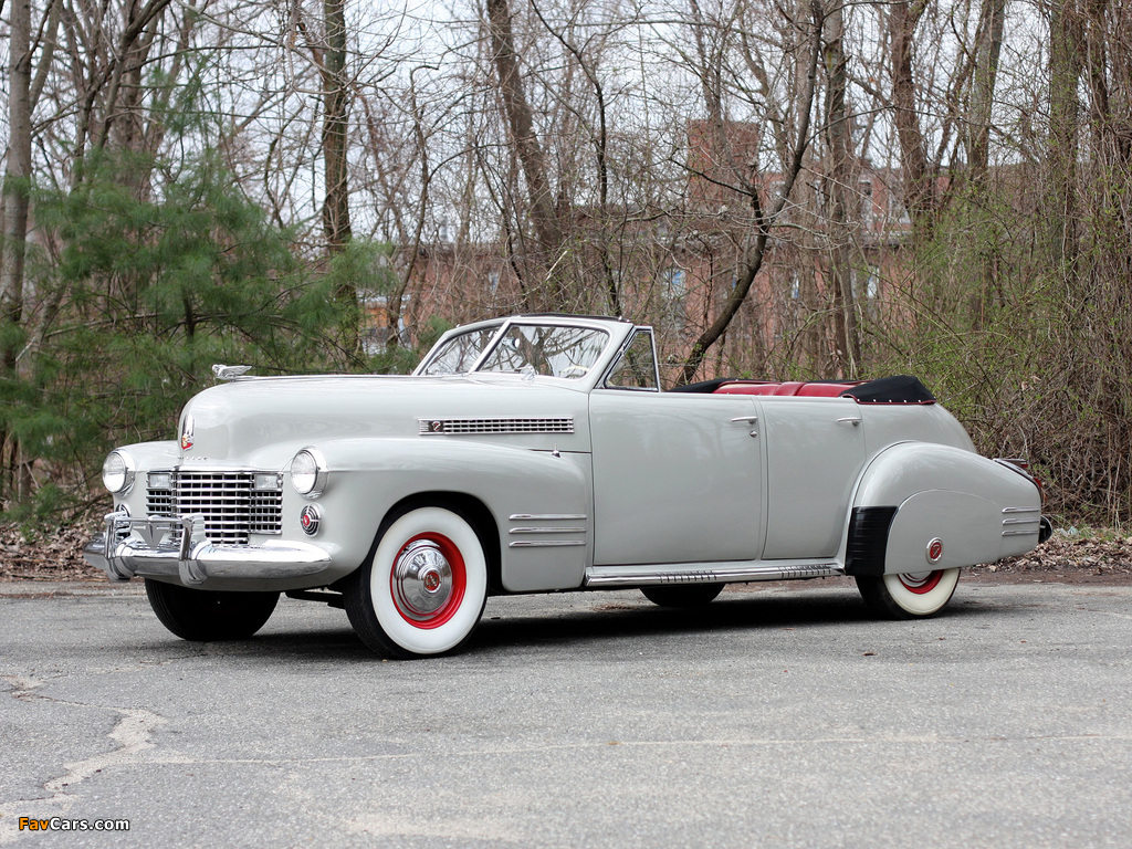 Cadillac Sixty-Two Convertible Sedan 1941 wallpapers (1024 x 768)