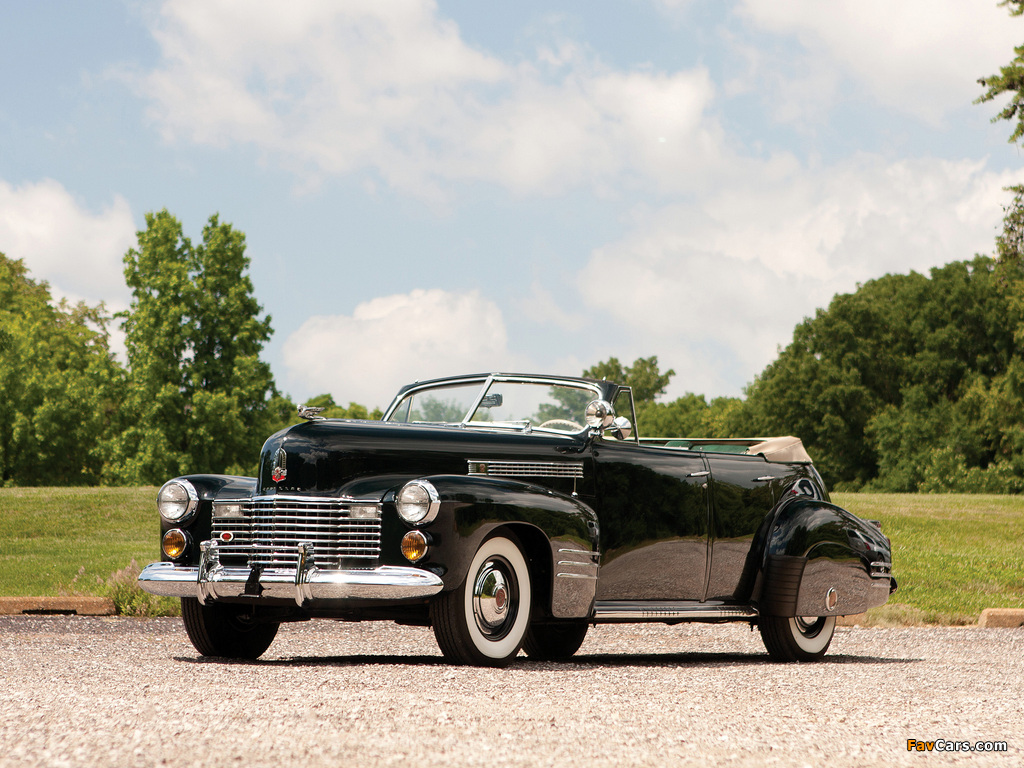Cadillac Sixty-Two Convertible Sedan 1941 wallpapers (1024 x 768)
