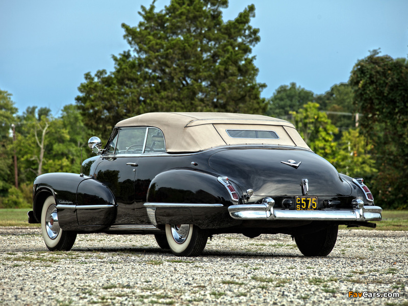 Cadillac Sixty-Two Convertible 1942 wallpapers (800 x 600)