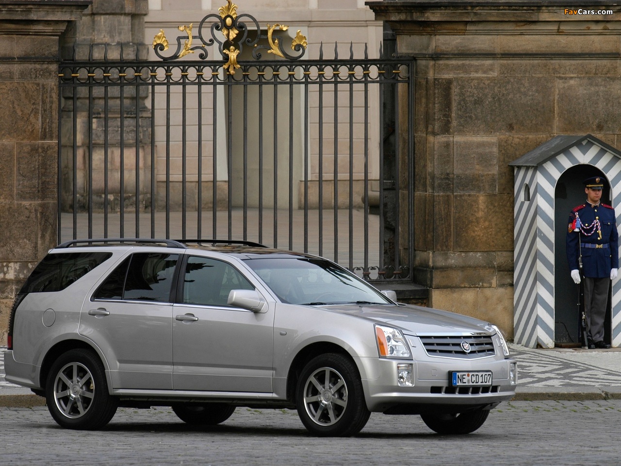 Cadillac SRX 2004–09 wallpapers (1280 x 960)