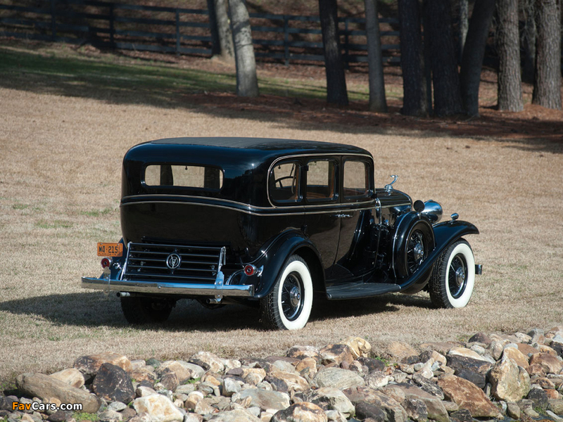 Cadillac V12 370-B Imperial Sedan by Fleetwood 1932 images (800 x 600)