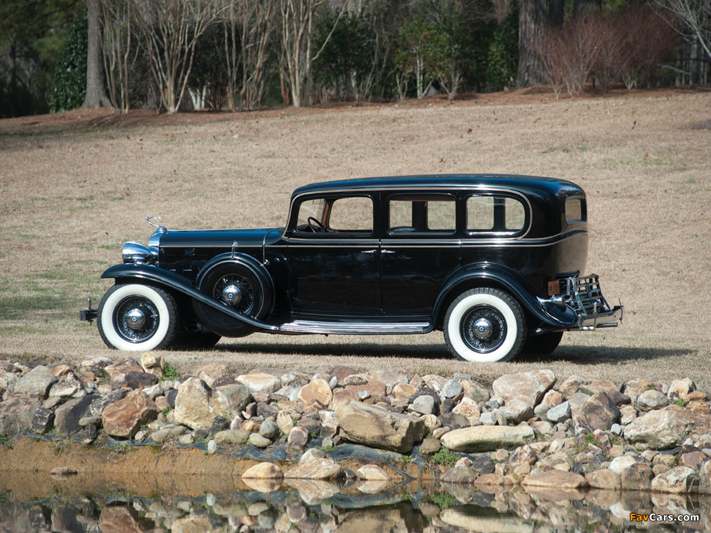 Cadillac V12 370-B Imperial Sedan by Fleetwood 1932 wallpapers (1024 x 768)