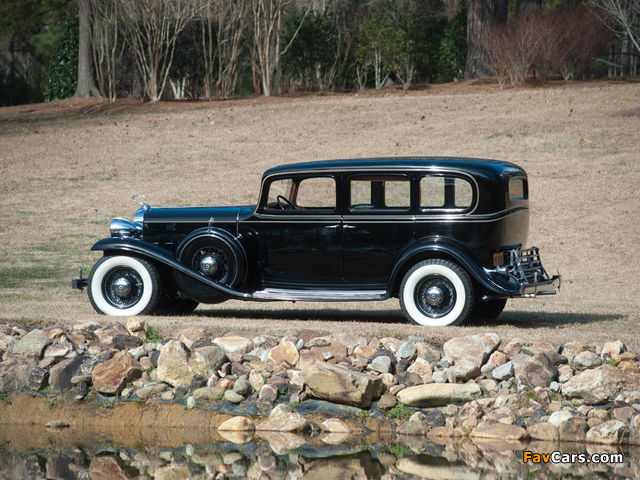 Cadillac V12 370-B Imperial Sedan by Fleetwood 1932 wallpapers (640 x 480)