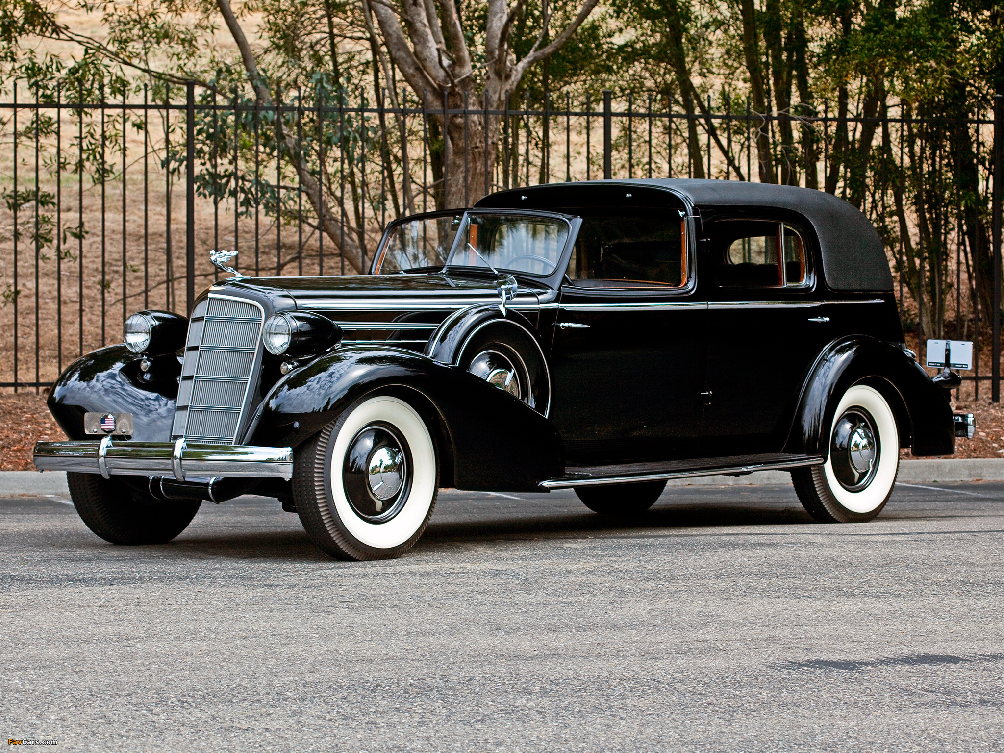 Cadillac V12 370-D Town Cabriolet by Fleetwood 1935 pictures (2048 x 1536)