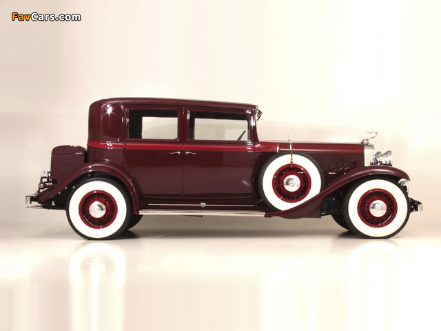 Images of Cadillac V12 370-A Town Sedan by Fisher (31152) 1931 (640 x 480)