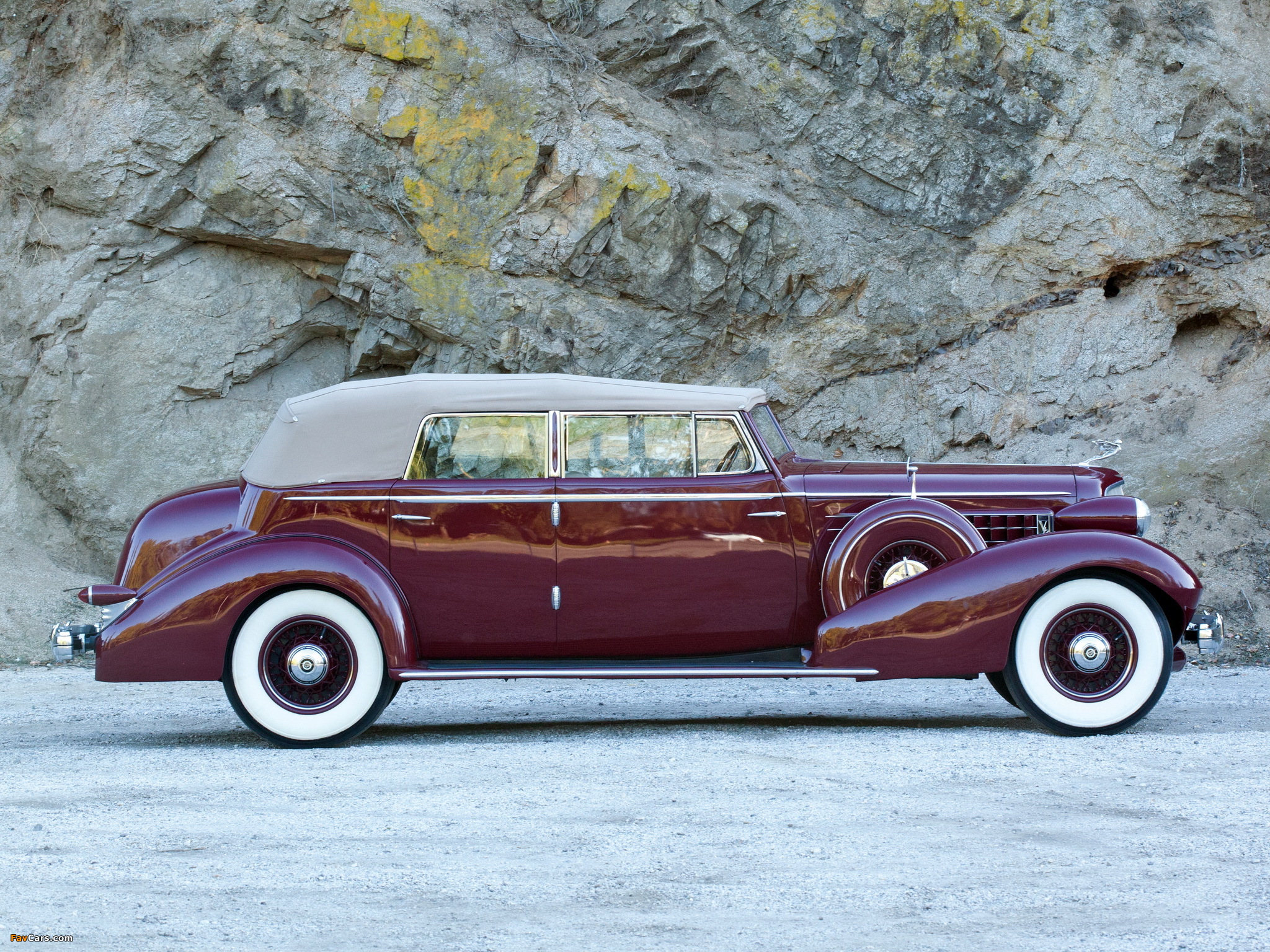 Cadillac V12 370-D Convertible Sedan by Fleetwood 1935 wallpapers (2048 x 1536)