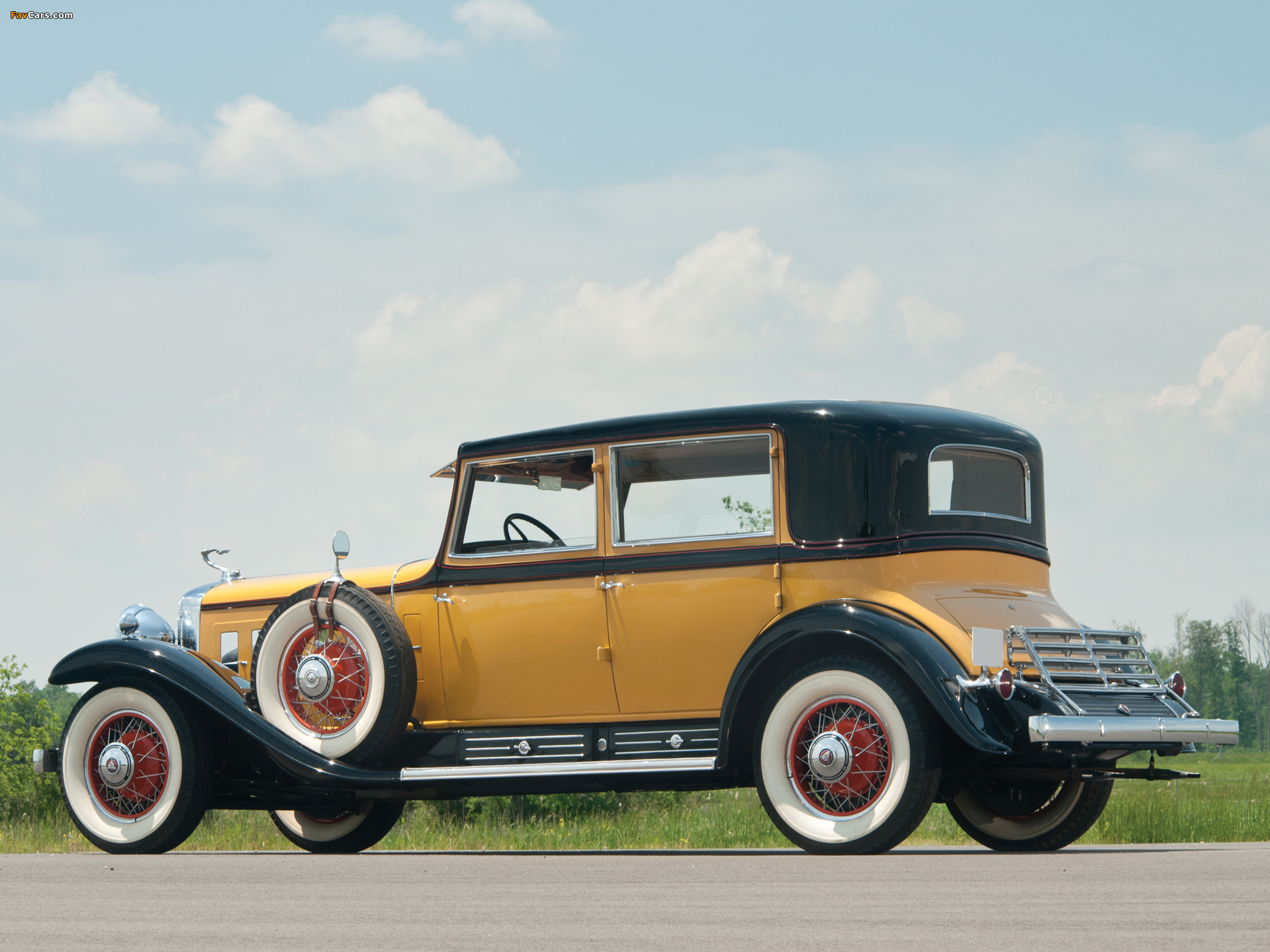 Cadillac V16 452-A Madame X Club Sedan by Fleetwood 1930 wallpapers (2048 x 1536)