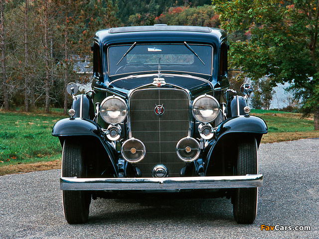 Cadillac V16 452-B Imperial Sedan by Fleetwood 1932 photos (640 x 480)