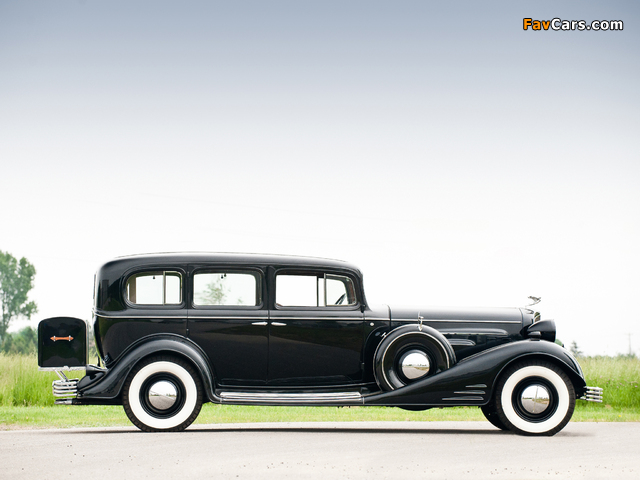 Cadillac V16 452-C Limousine by Fleetwood 1933 photos (640 x 480)