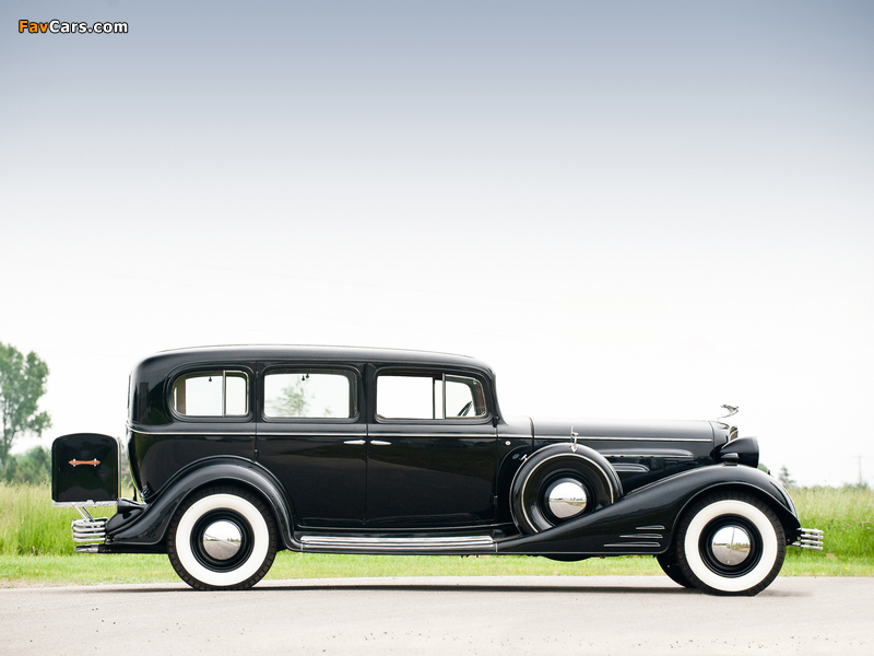 Cadillac V16 452-C Limousine by Fleetwood 1933 photos (800 x 600)
