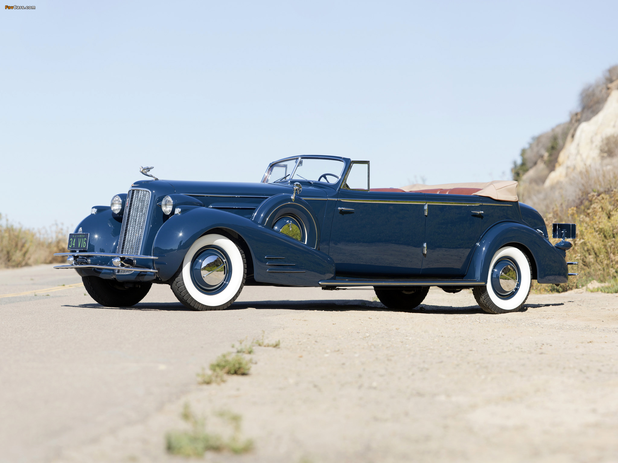 Cadillac V16 452-D Convertible Sedan by Fleetwood (5780) 1934 pictures (2048 x 1536)