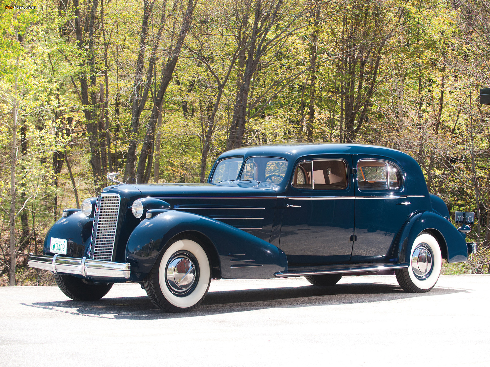 Cadillac V16 Town Sedan by Fleetwood (5733S) 1936 pictures (1600 x 1200)