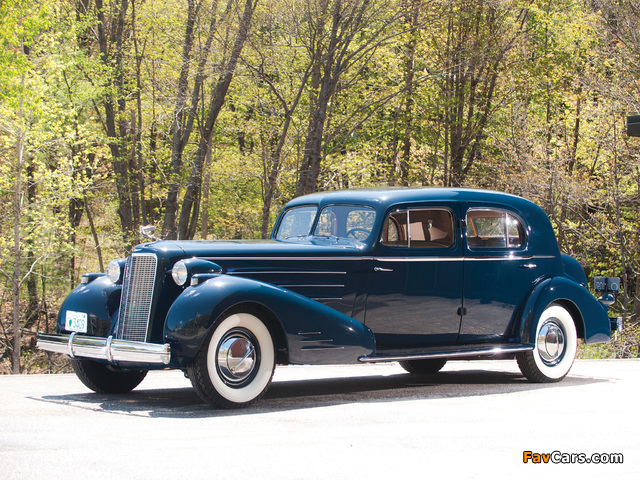 Cadillac V16 Town Sedan by Fleetwood (5733S) 1936 pictures (640 x 480)