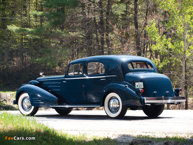 Cadillac V16 Town Sedan by Fleetwood (5733S) 1936 pictures (640 x 480)