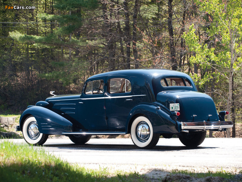 Cadillac V16 Town Sedan by Fleetwood (5733S) 1936 pictures (800 x 600)