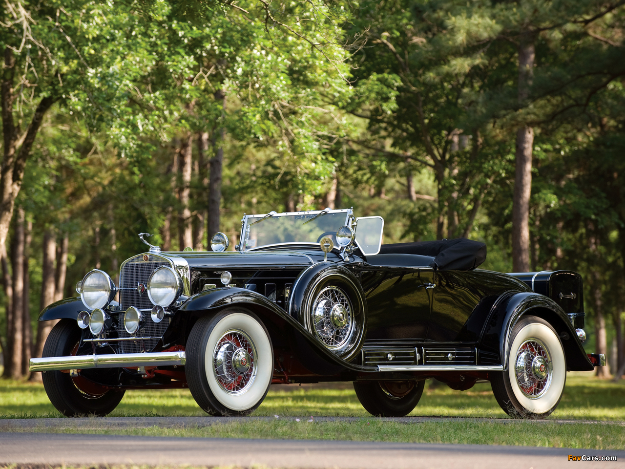 Images of Cadillac V16 452 Roadster 1930 (1280 x 960)
